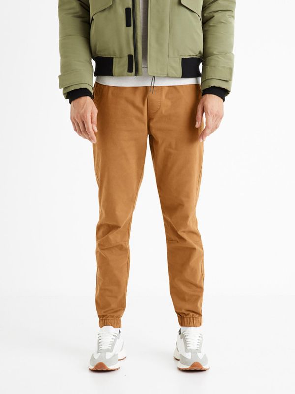 Celio Celio Voyage Hlače smeđa
